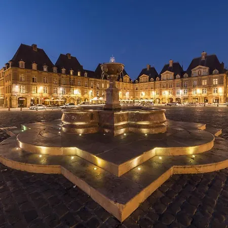Apartment Budget Downtown With Parking Charleville-Mezieres