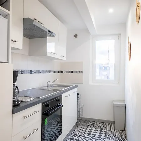 Budget Downtown With Parking Apartment *