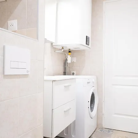 Budget Downtown With Parking * Charleville-Mezieres