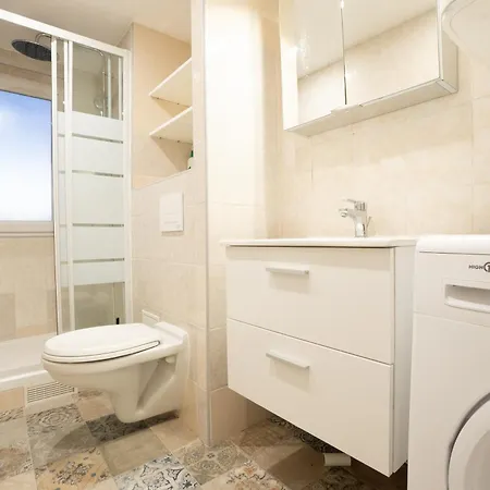 Budget Downtown With Parking * Charleville-Mezieres